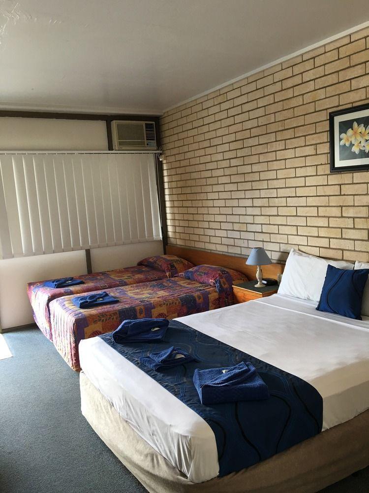 Zed热带休闲汽车旅馆 洛坎普顿 外观 照片