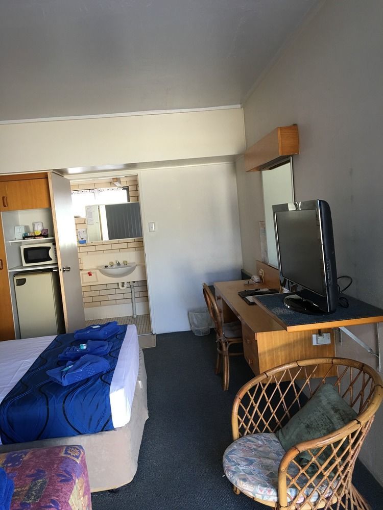 Zed热带休闲汽车旅馆 洛坎普顿 外观 照片